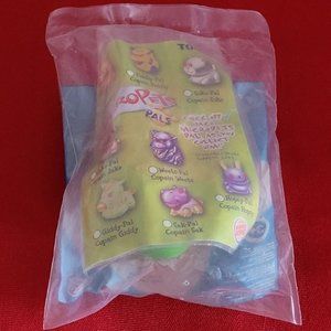 2003 MICROPETS PALS, CAPTAIN SAK, MINT IN THE PACKAGE!!!